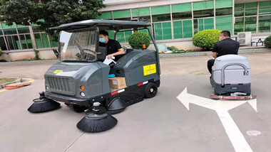 关于驾驶式扫地车知识-你知路嘛？