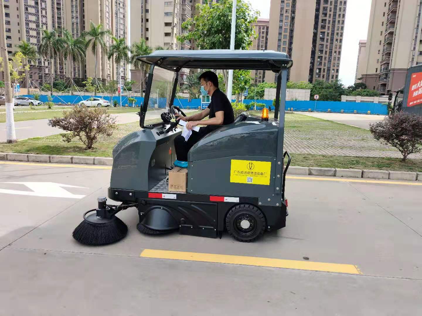 智能驱动，干净将来：驾驶式扫地车的改革之路